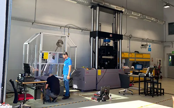 Услуги и поддержка